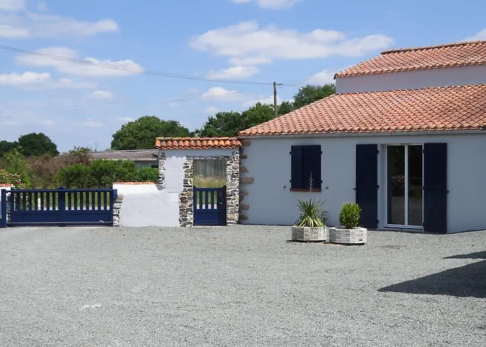 Relais Du Doulay بيت للعطل